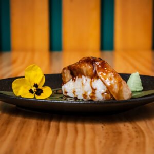 Niguiri anguila caramelizada